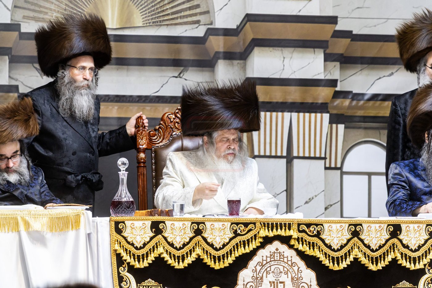 האדמו"ר מסאטמר בסעודה שלישית והבדלה בקראקא