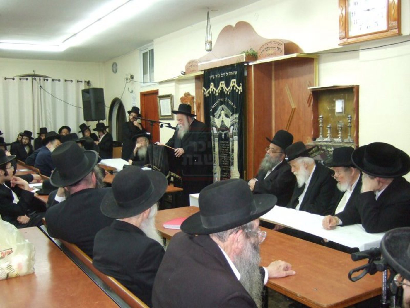 מראות חייו של הגאון רבי דוד שמידל זצ"ל