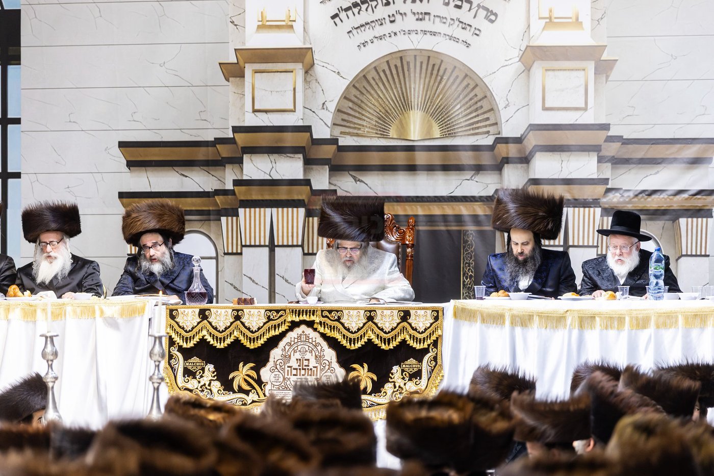 האדמו"ר מסאטמר בסעודה שלישית והבדלה בקראקא