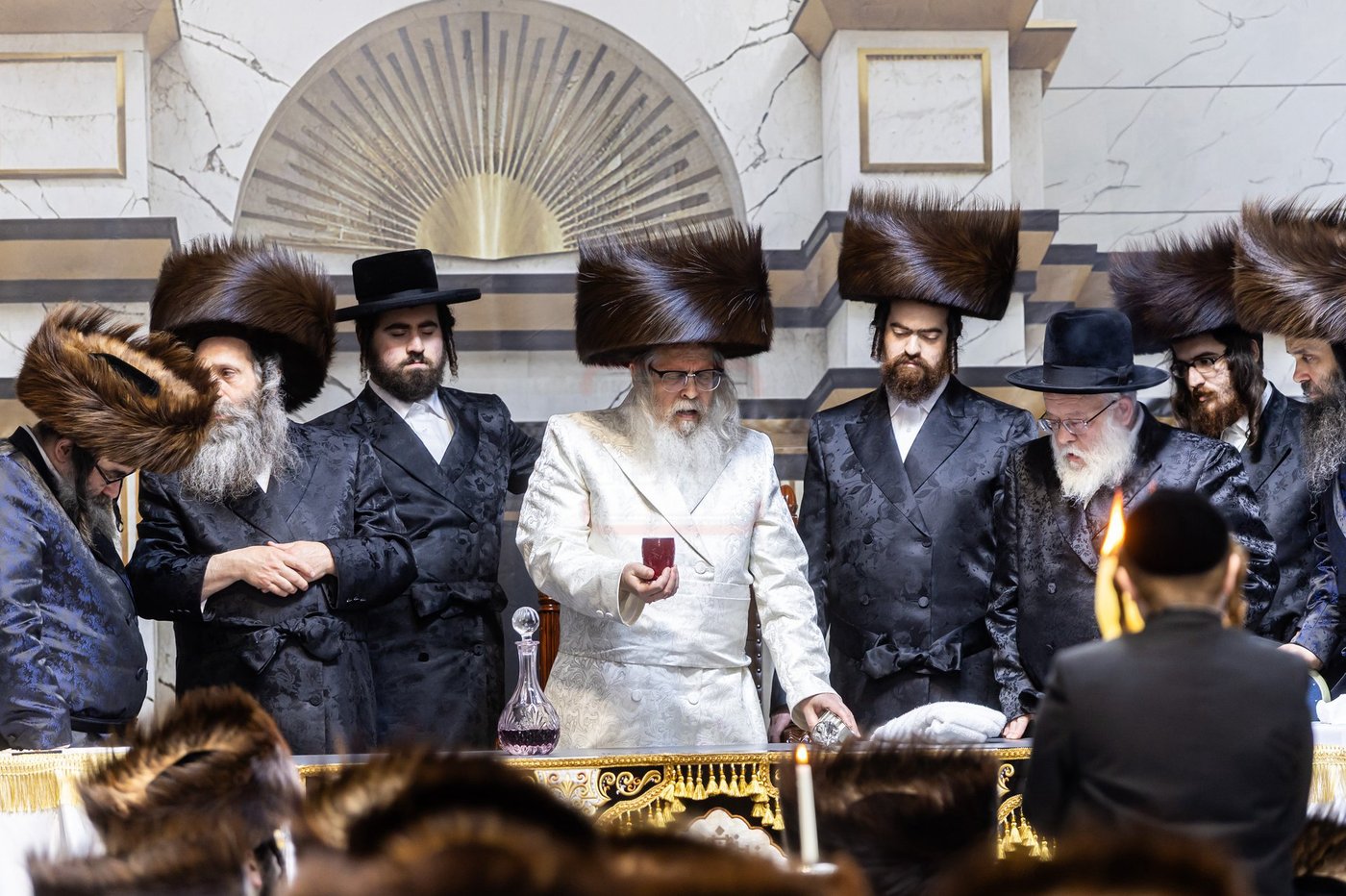 האדמו"ר מסאטמר בסעודה שלישית והבדלה בקראקא