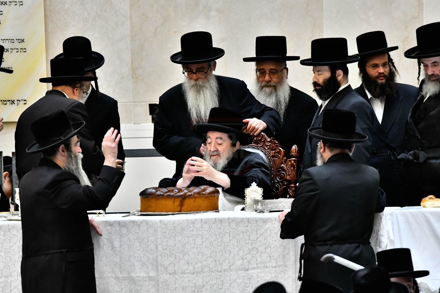 האדמו"ר מויז'ניץ בטיש ב' סיון