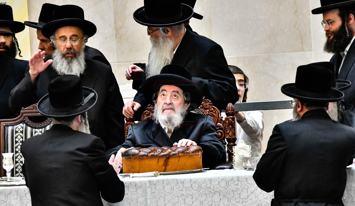 האדמו"ר מויז'ניץ בטיש ב' סיון