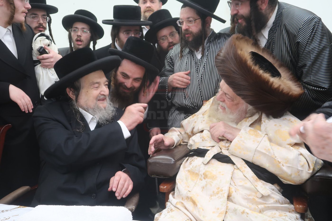הגה"צ רבי יעקב מאיר שכטר בברית אצל האדמו"ר מתולדות אברהם יצחק
