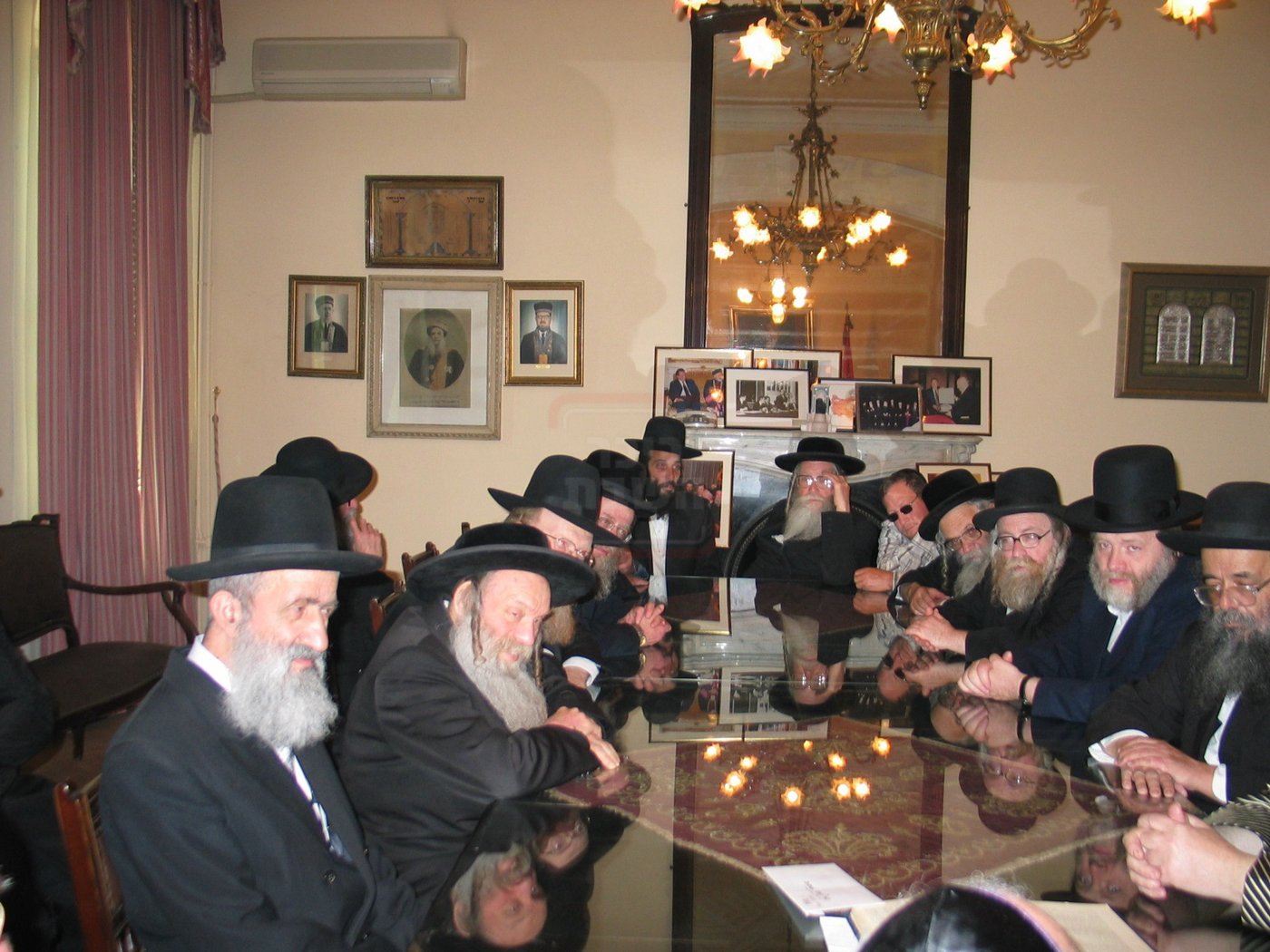 מראות חייו של הגאון רבי דוד שמידל זצ"ל