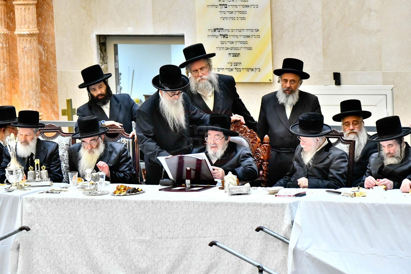 האדמו"ר מויז'ניץ בטיש ב' סיון
