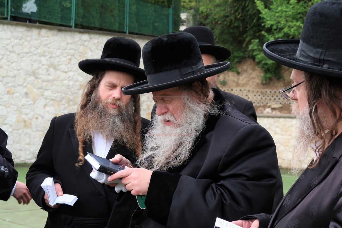 האדמו"ר מקוזמיר במסע הקודש לפולין