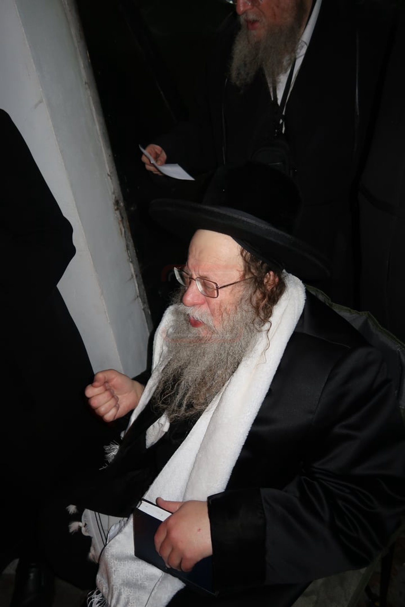 האדמו"ר מקוזמיר במסע הקודש לפולין