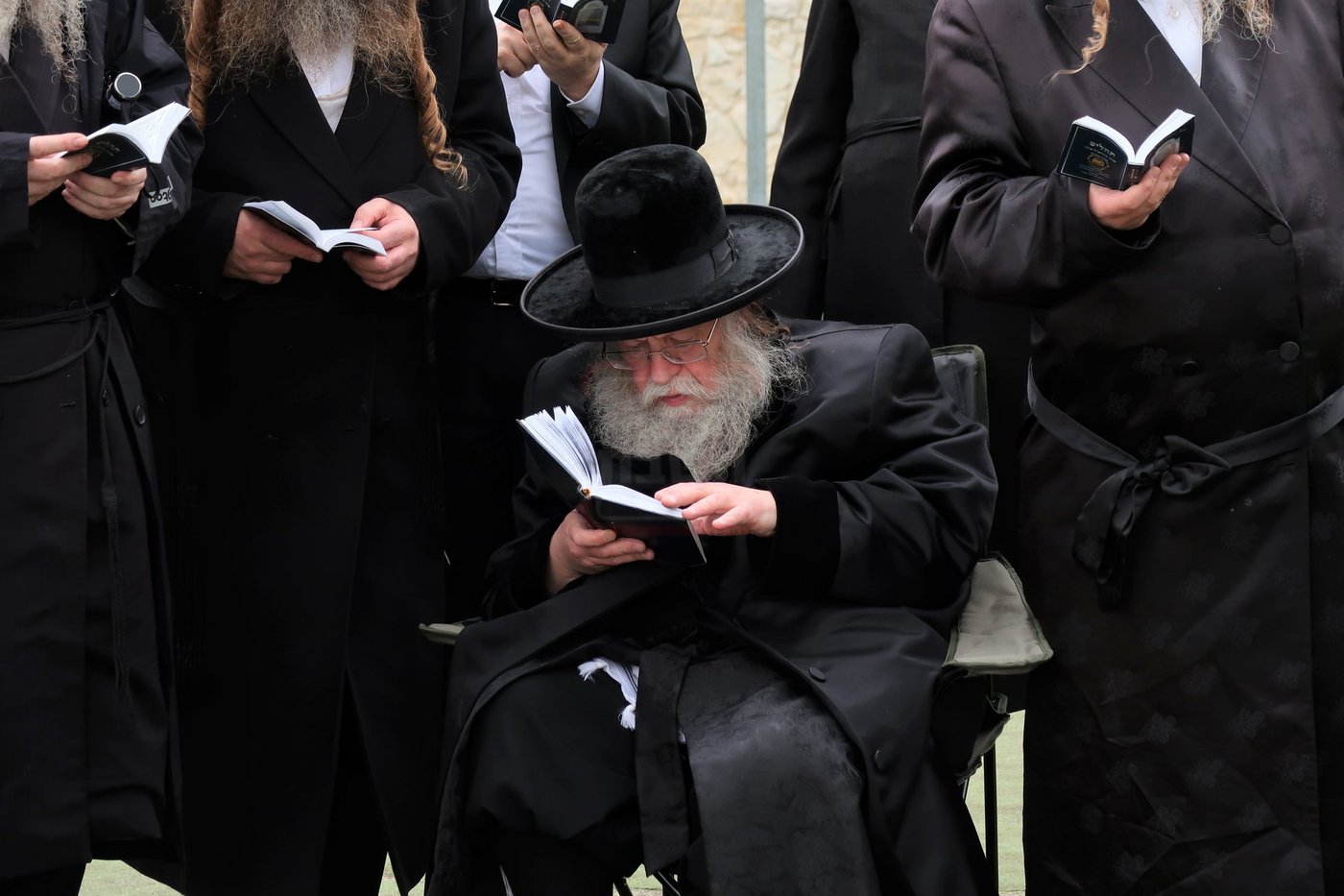 האדמו"ר מקוזמיר במסע הקודש לפולין