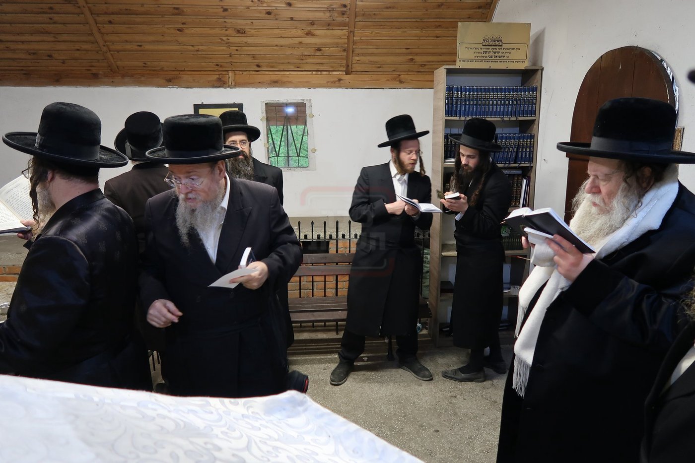 האדמו"ר מקוזמיר במסע הקודש לפולין