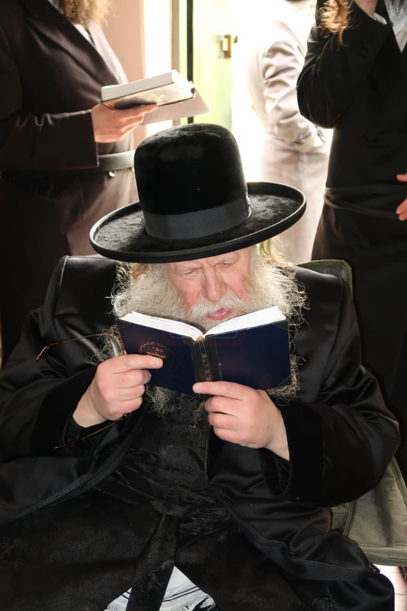 האדמו"ר מקוזמיר במסע הקודש לפולין