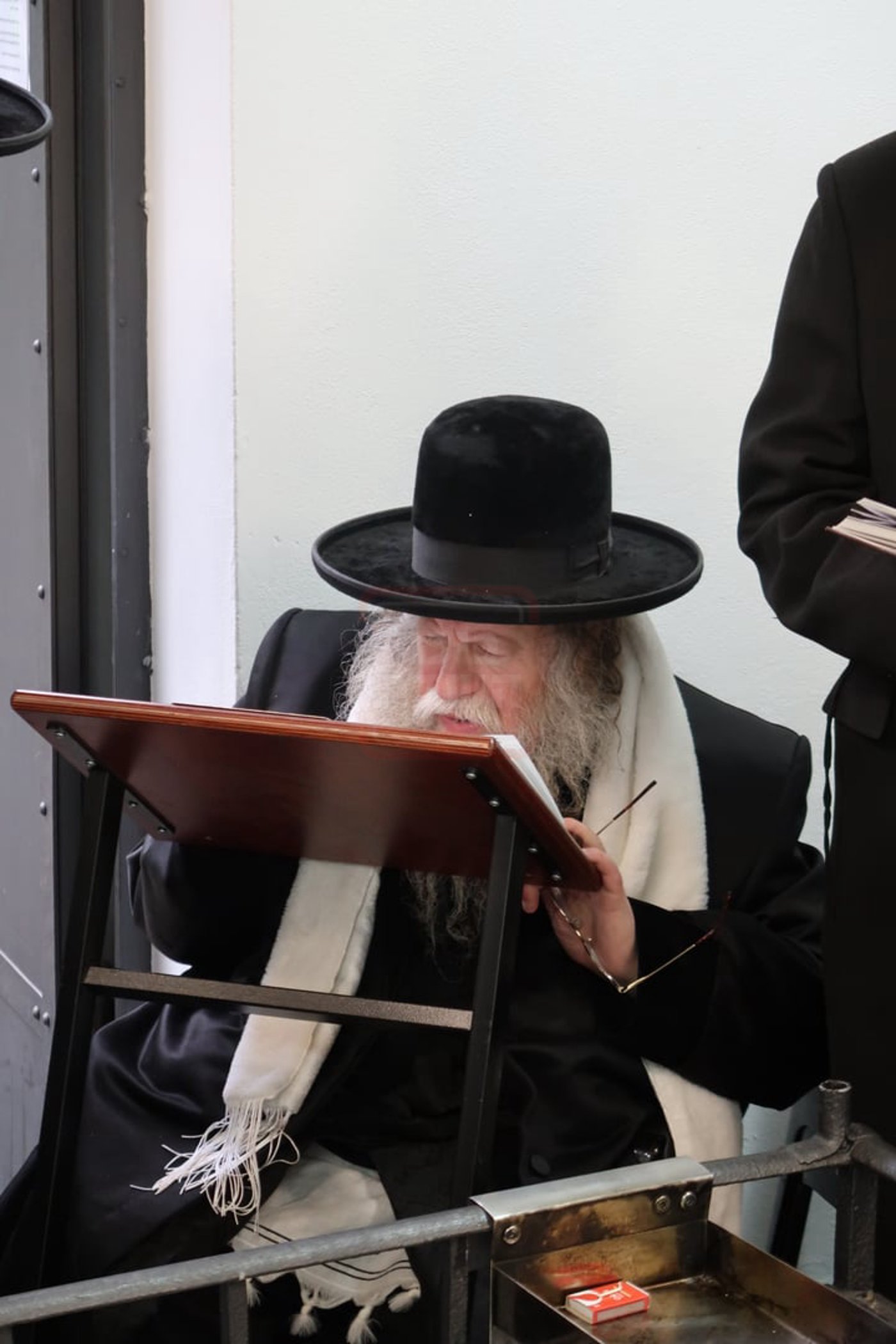 האדמו"ר מקוזמיר במסע הקודש לפולין