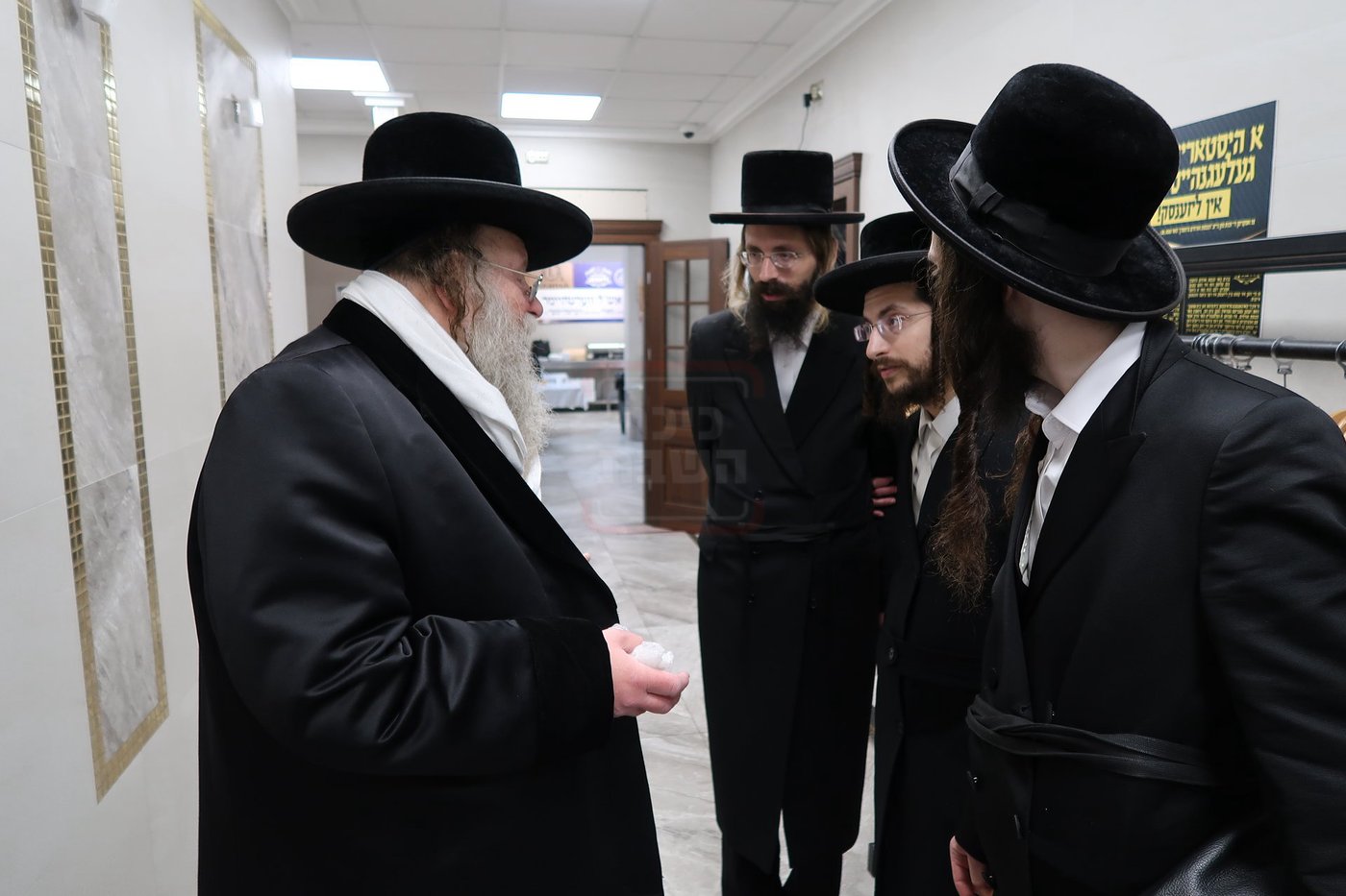 האדמו"ר מקוזמיר במסע הקודש לפולין