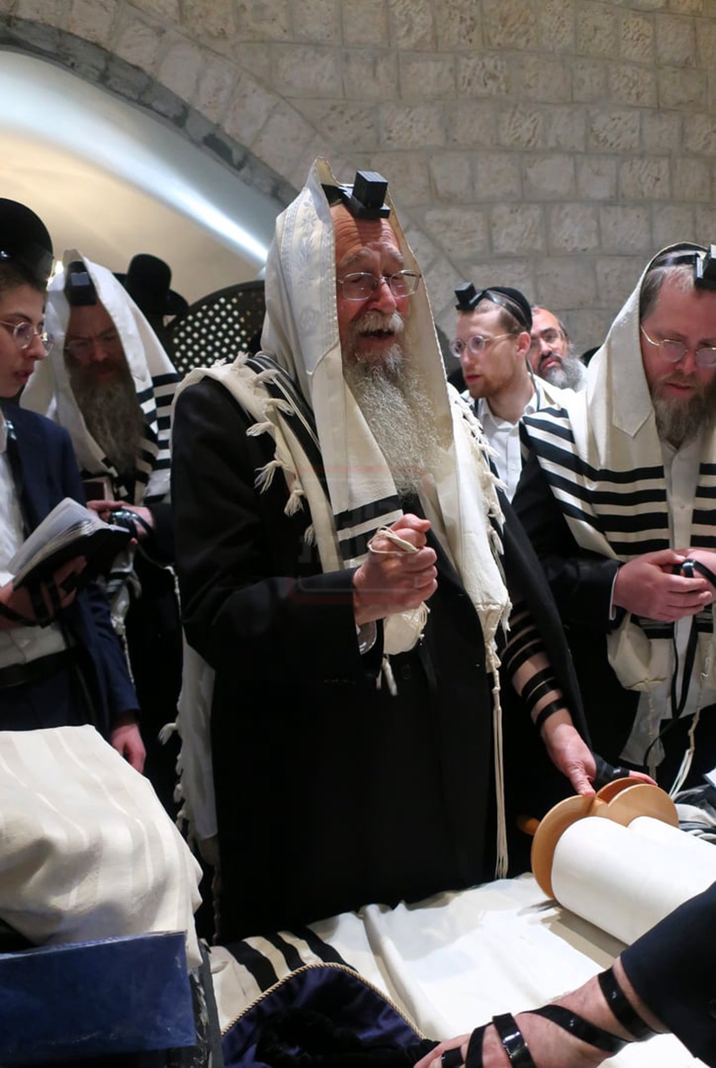 הגאון ר' משה דוד ליפקוביץ בקבר רחל