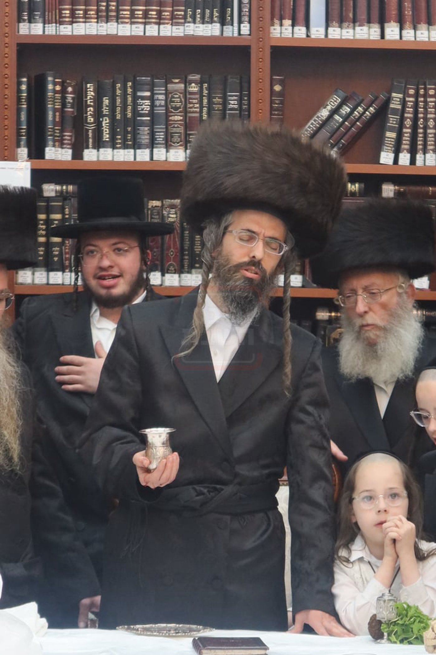 נעילת החג שבועות בחצה"ק זוועהיל