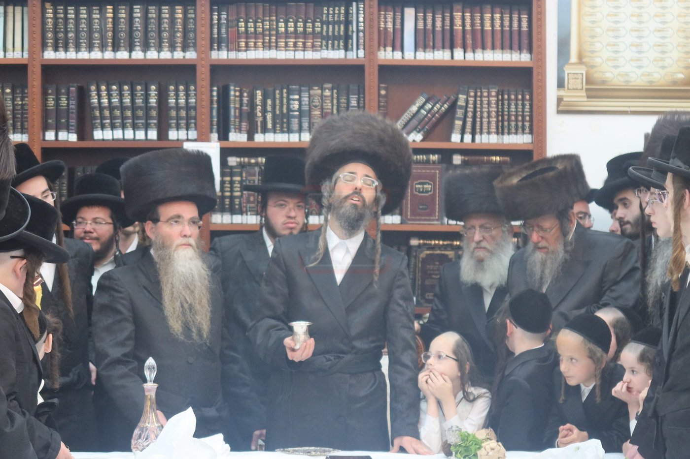 נעילת החג שבועות בחצה"ק זוועהיל
