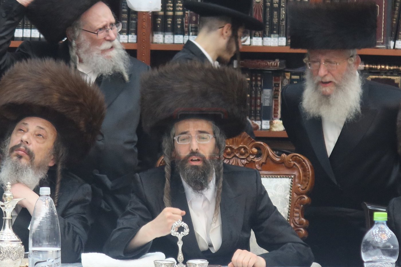 נעילת החג שבועות בחצה"ק זוועהיל