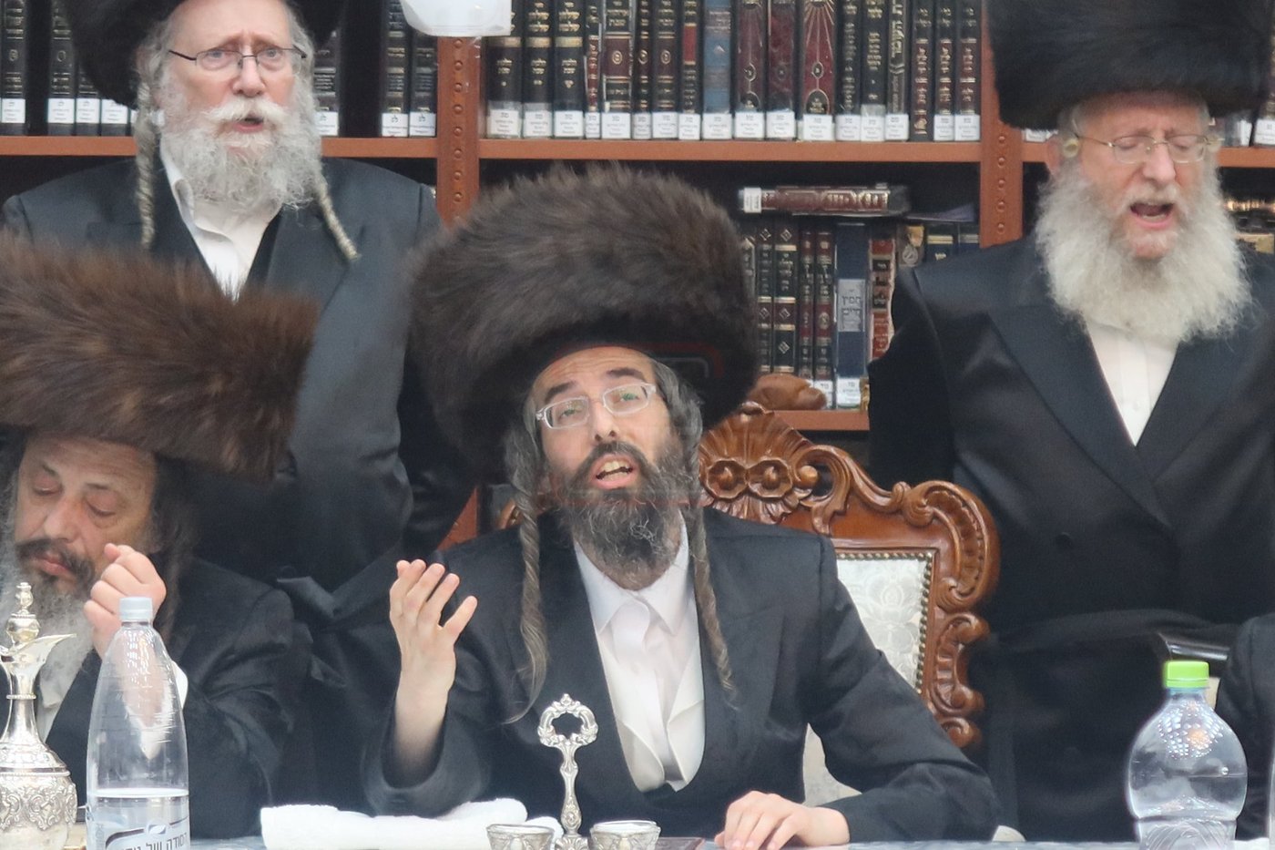 נעילת החג שבועות בחצה"ק זוועהיל