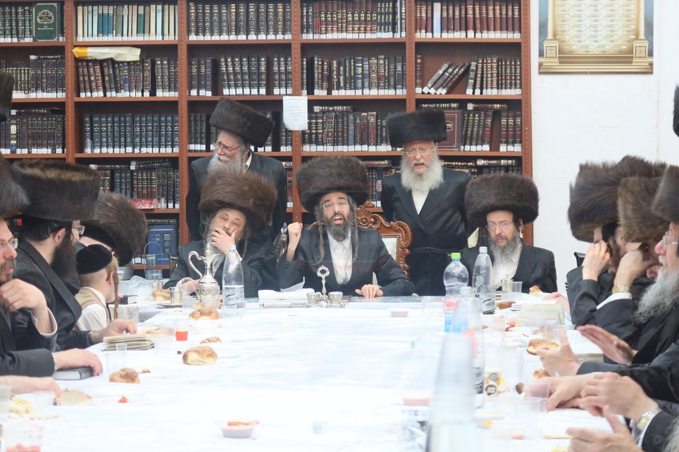 נעילת החג שבועות בחצה"ק זוועהיל