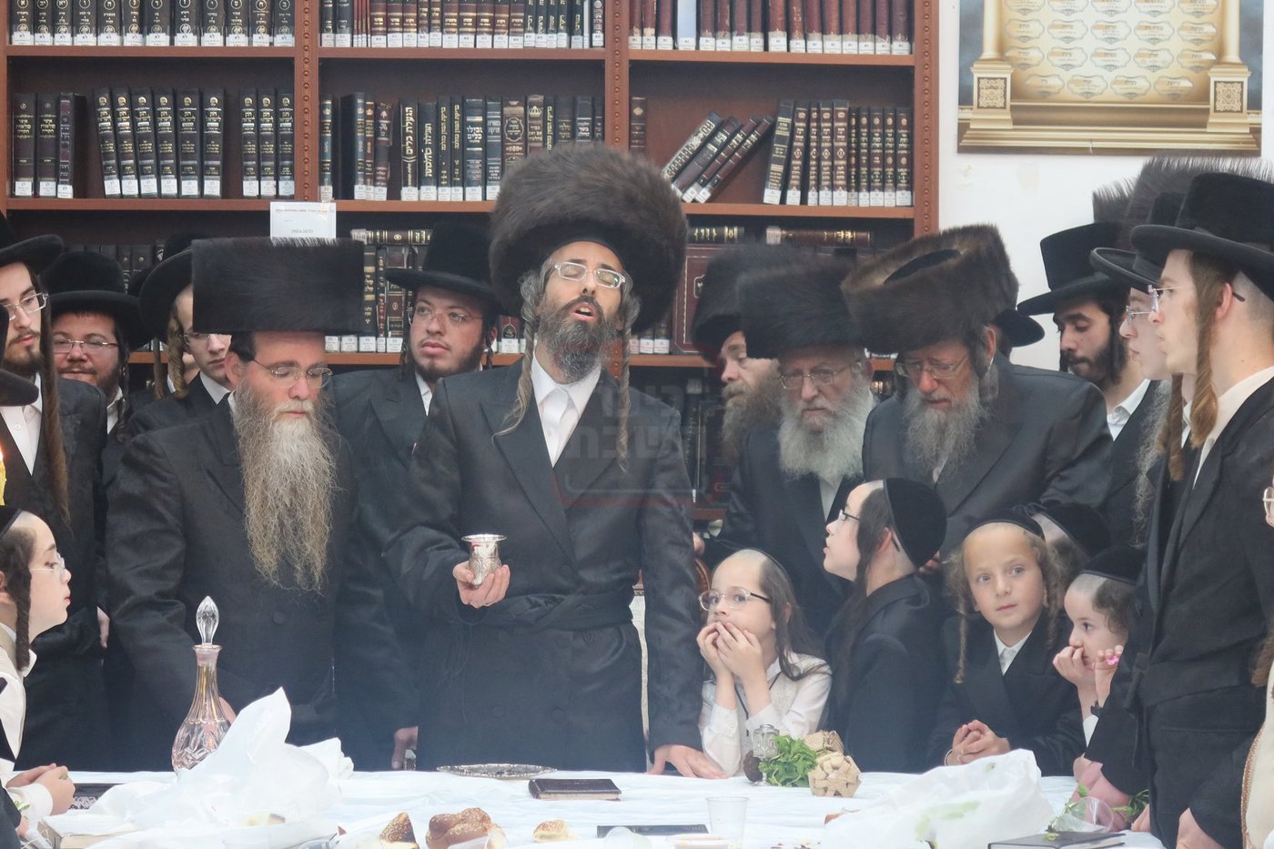 נעילת החג שבועות בחצה"ק זוועהיל