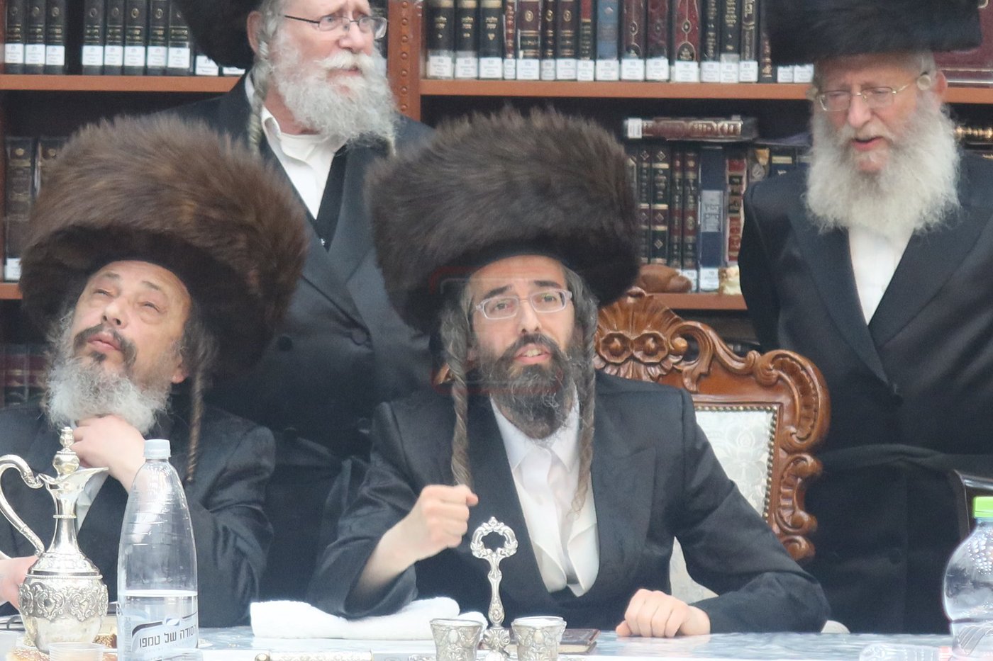 נעילת החג שבועות בחצה"ק זוועהיל
