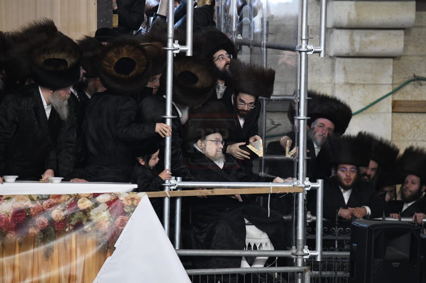 מוצאי שבועות בחצה"ק בעלזא