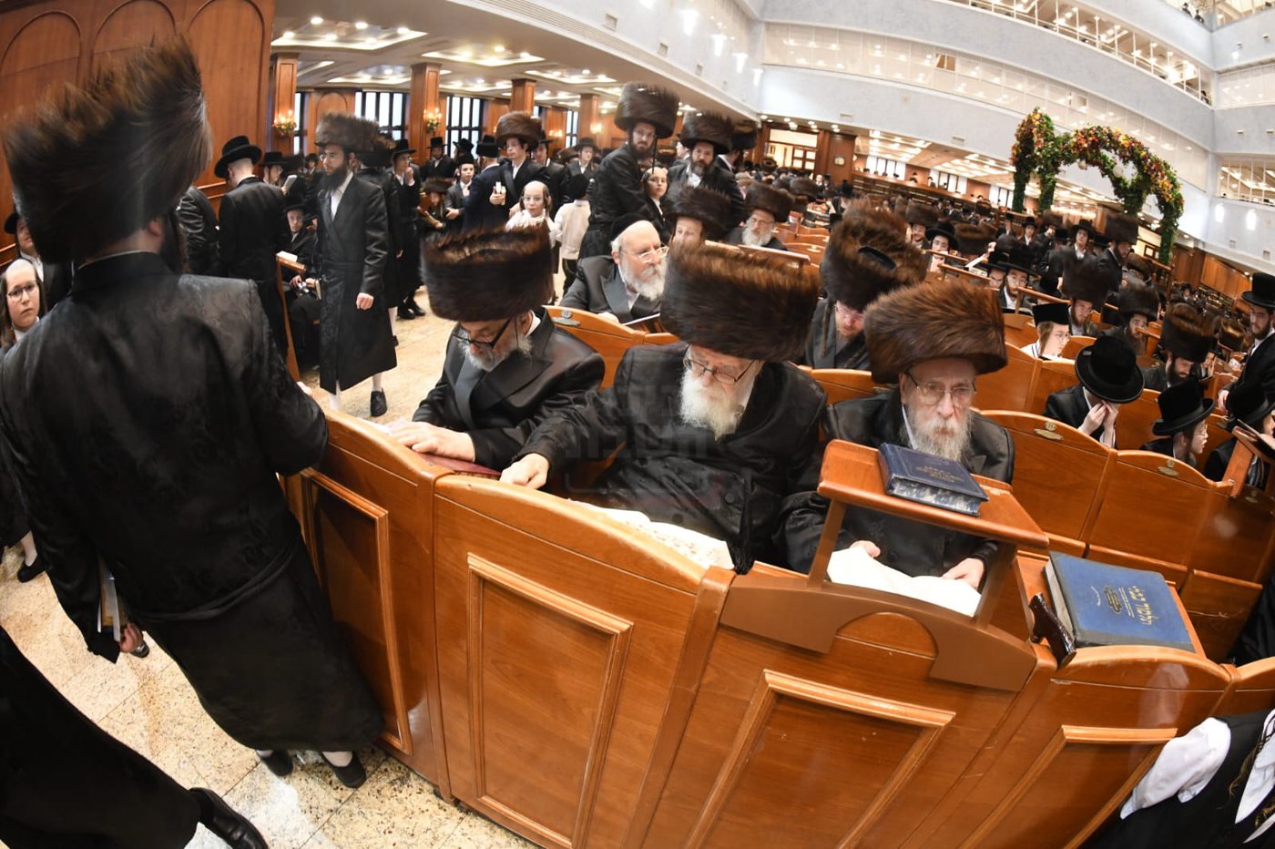 שבועות בחצה"ק בעלזא