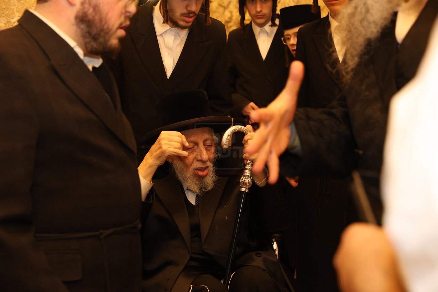 אדמורי"ם ורבנים בכותל - אסרו חג שבועות
