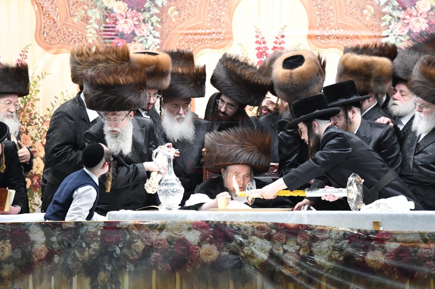 מוצאי שבועות בחצה"ק בעלזא