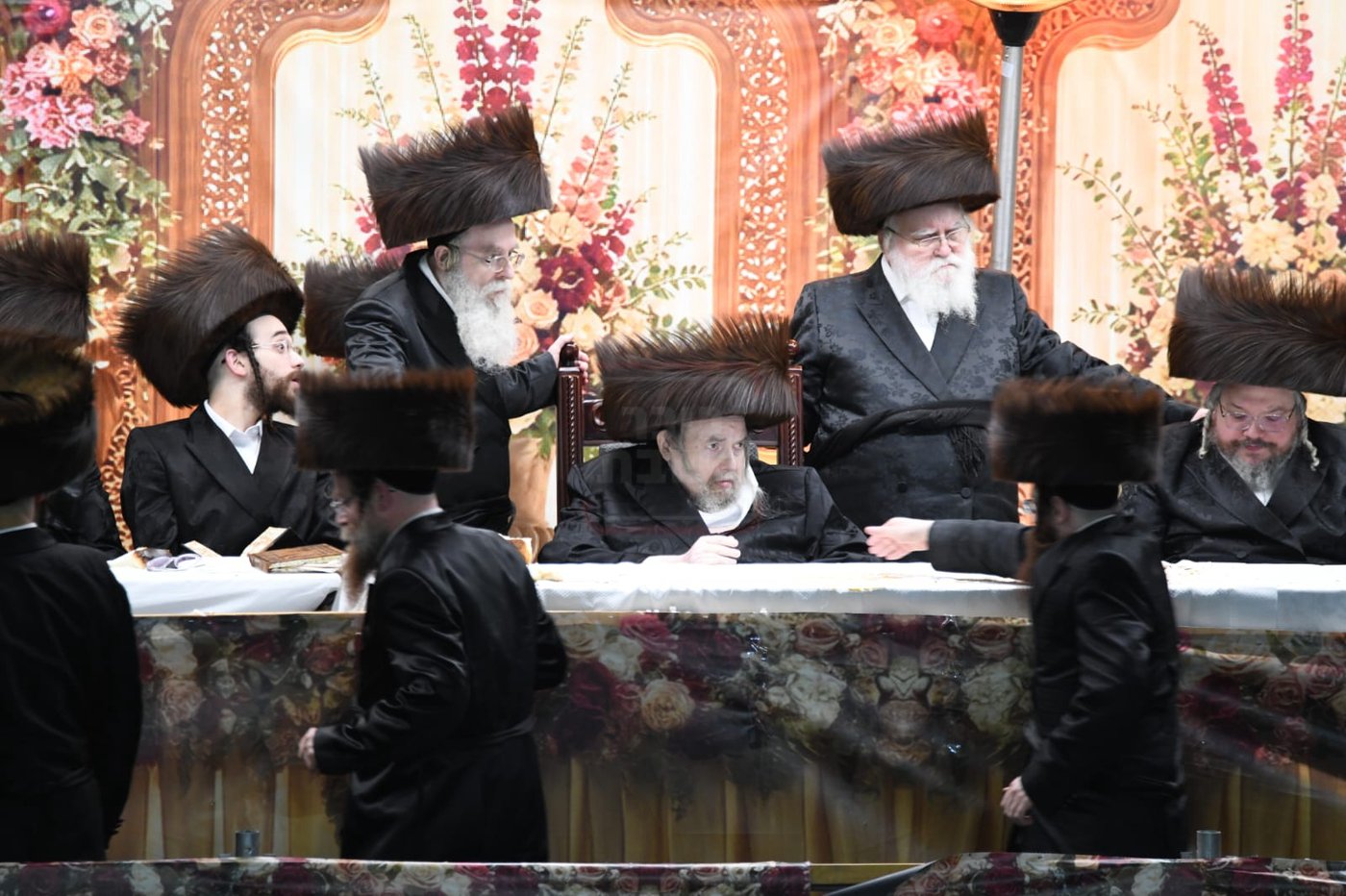 מוצאי שבועות בחצה"ק בעלזא