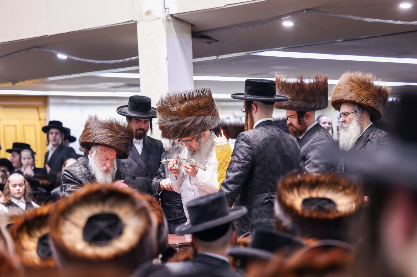 נעילת החג שבועות בחצר הקודש סאטמר