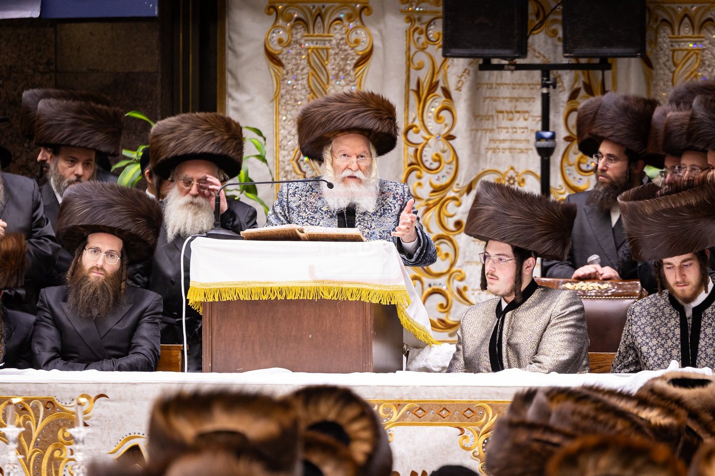 נעילת החג ופארשפיל בחצה"ק באבוב