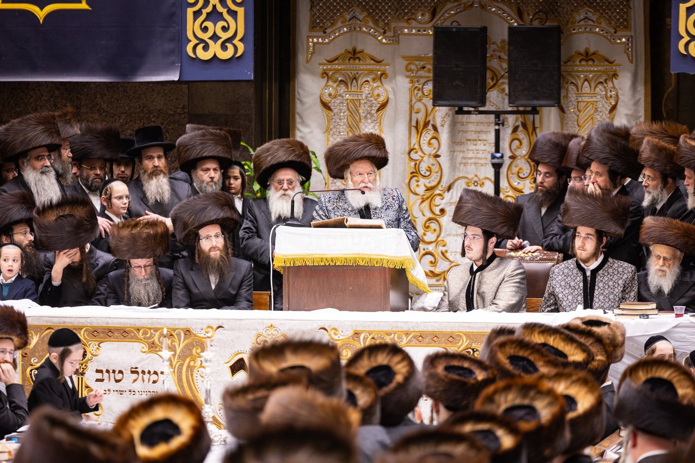 נעילת החג ופארשפיל בחצה"ק באבוב
