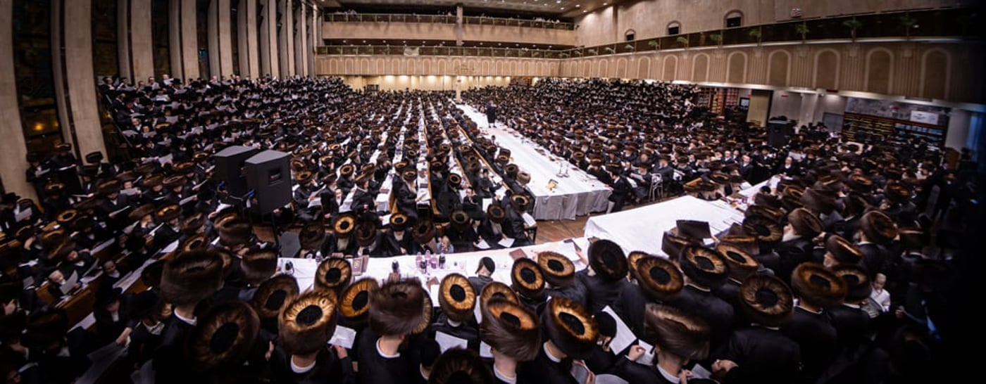 נעילת החג ופארשפיל בחצה"ק באבוב