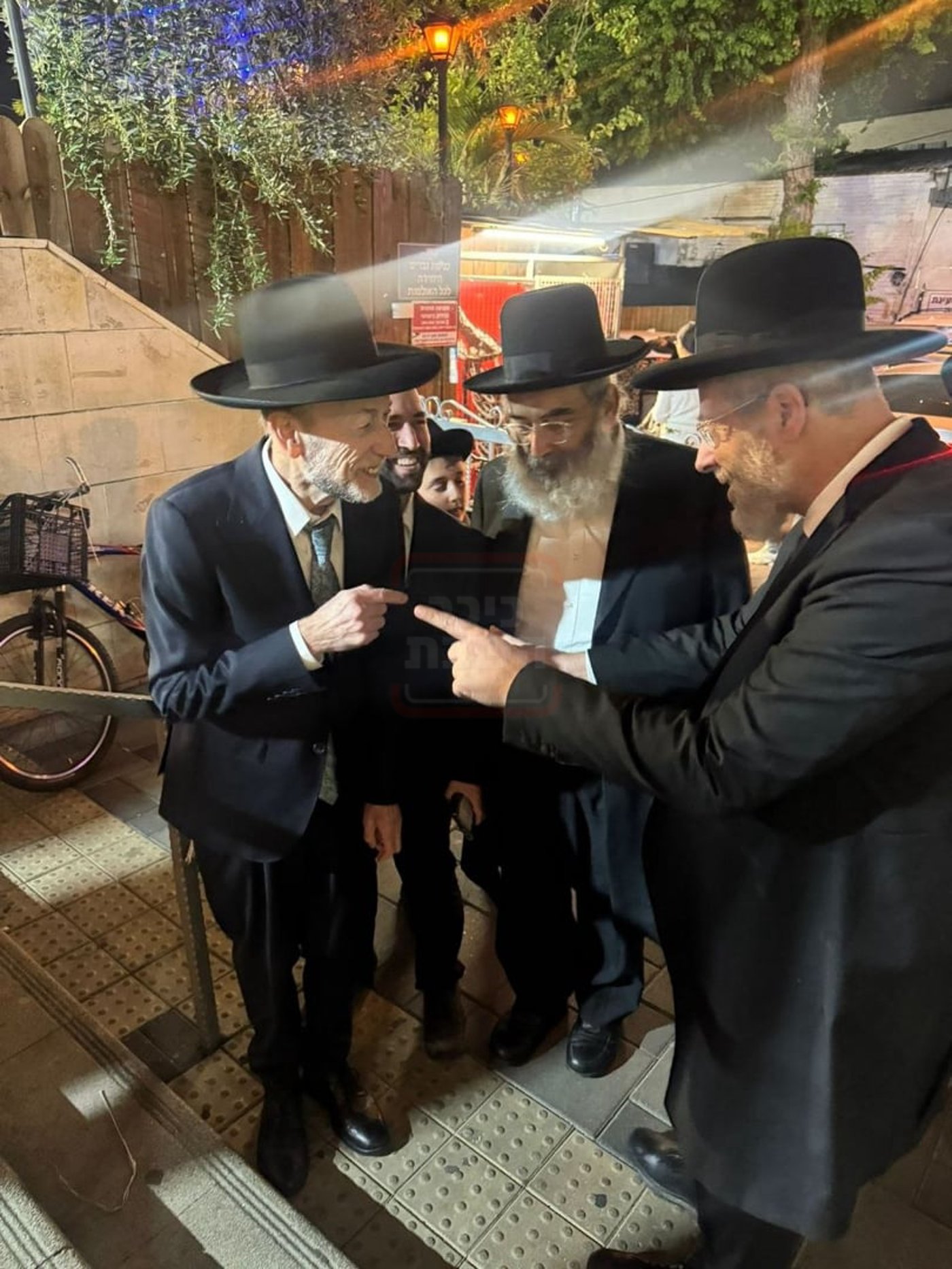 פרנסי העיר חגגו את גשר המחלוקת | 'זיידל'ע' עם כל התמונות, הנייעס והחשיפות של השבוע