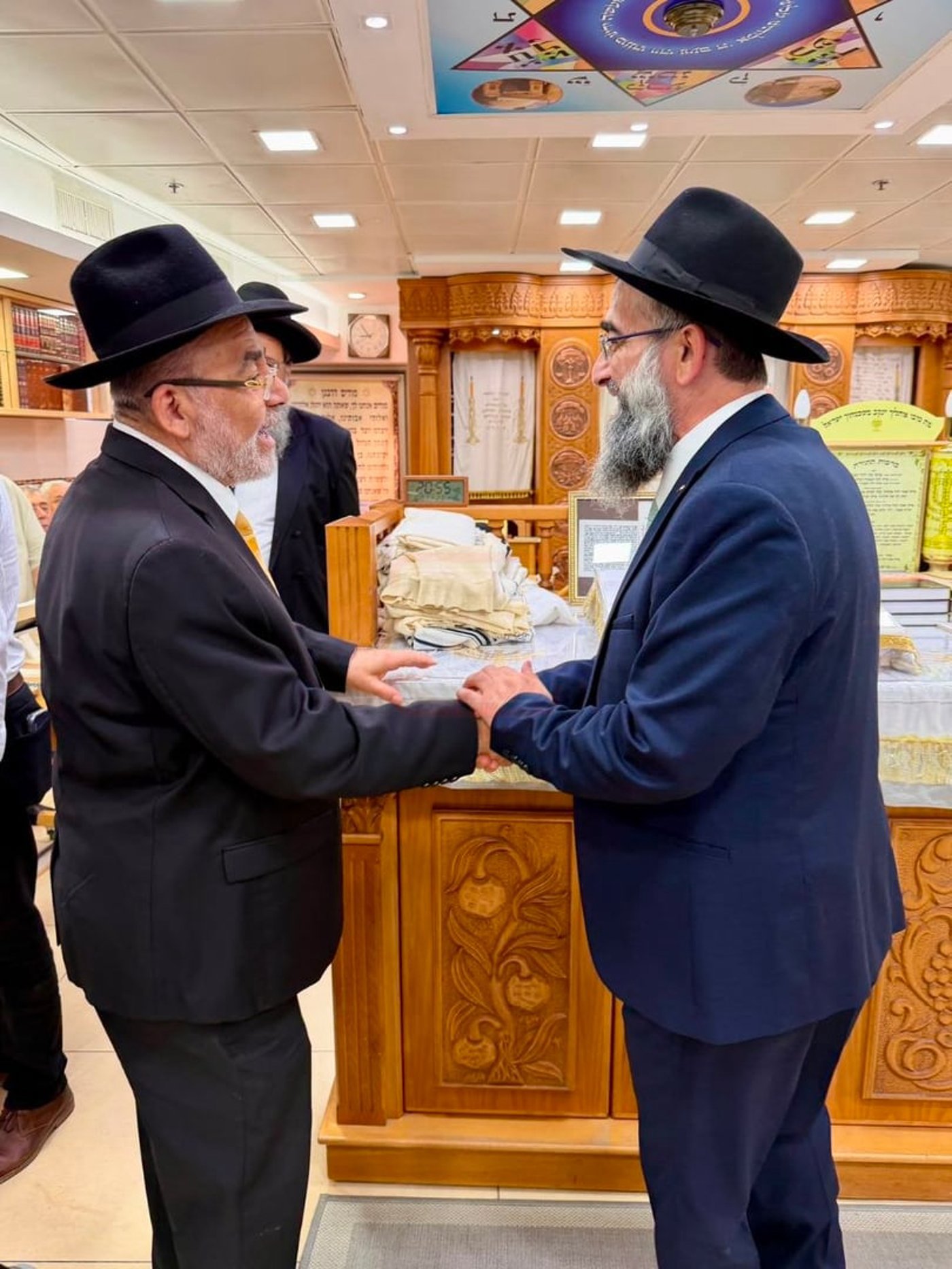 פרנסי העיר חגגו את גשר המחלוקת | 'זיידל'ע' עם כל התמונות, הנייעס והחשיפות של השבוע