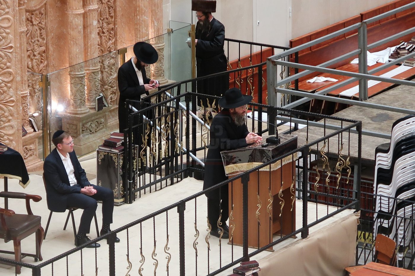 מנחם שפירא בכינוס מחוייבי גיוס בויז'ניץ
