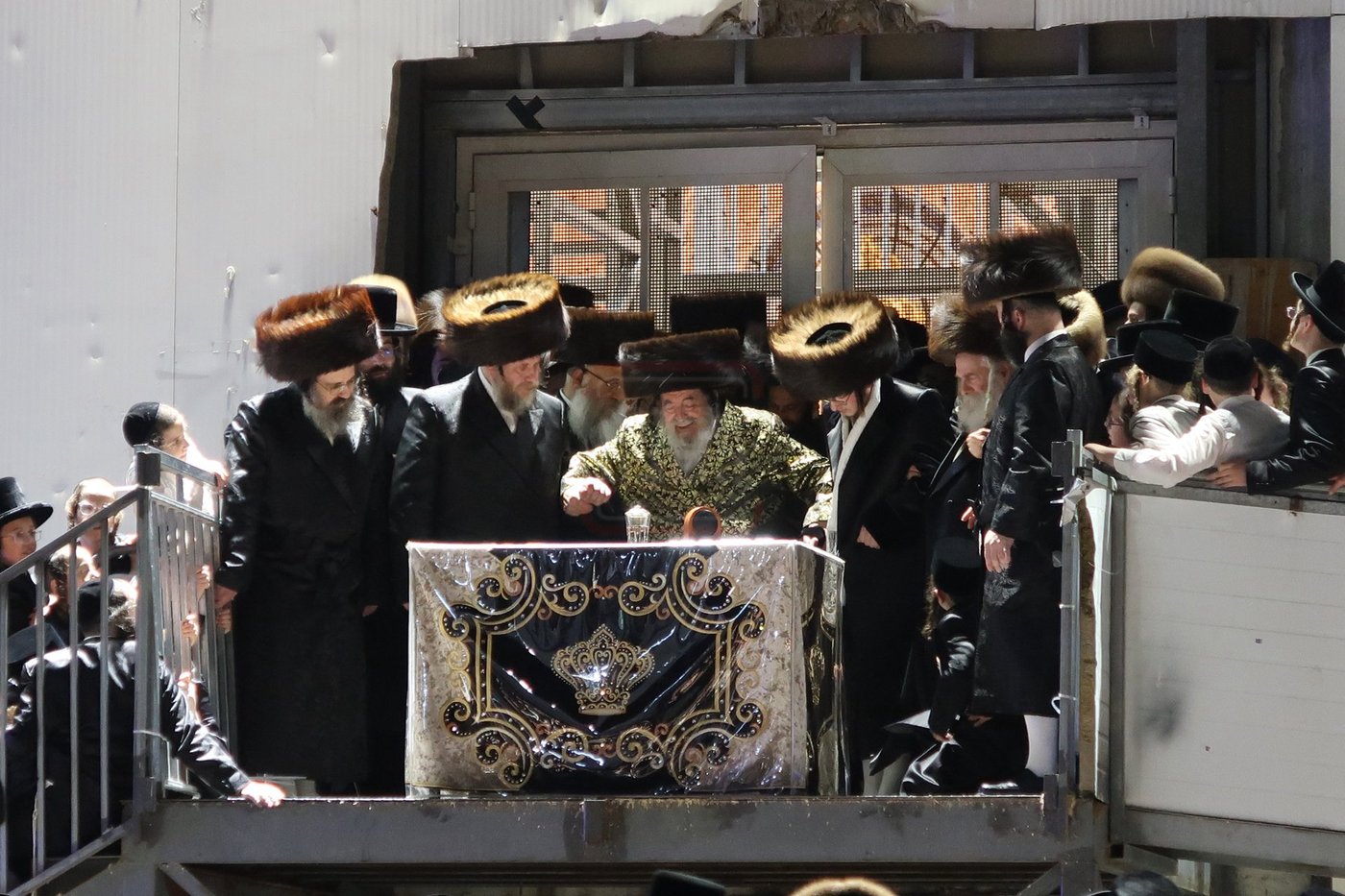 מוצאי שבת ש"ב בויז'ניץ