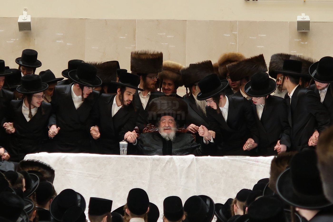 מוצאי שבת ש"ב בויז'ניץ