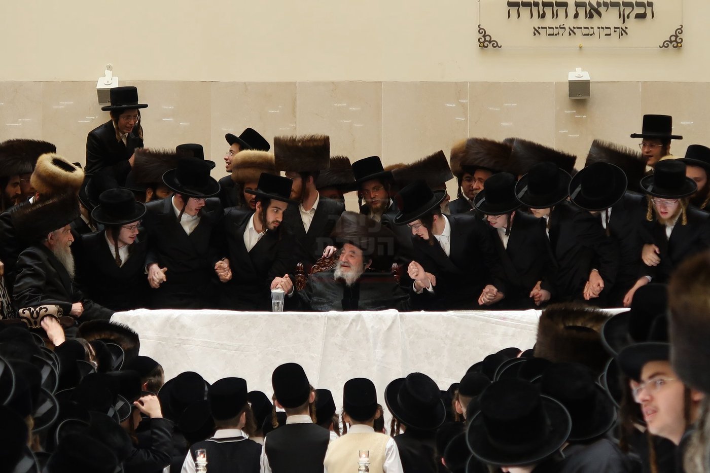 מוצאי שבת ש"ב בויז'ניץ