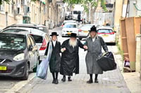 הגה"צ רבי יעקב מנחם מנדל יורוביץ בשריפת חמץ