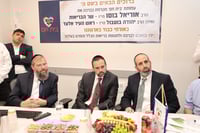 שר הבריאות אוריאל בוסו במרכז "בית חם" באלעד