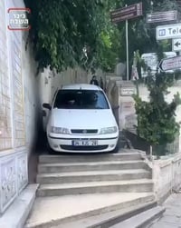 בפנייה הבאה - רד במדרגות: זה מה שקורה כשמסתמכים על הווייז יותר מדי