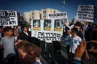 בעקבות מעצר שני הבחורים מתל אביב, הפגנות סוערות בירושלים ובבני ברק