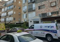טרגדיה באמצע תפילת הנץ: מתפלל כבן 75 חווה התקף לב ונפטר בבית הכנסת