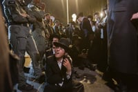 הפגנה בכלא 10. ארכיון