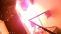 תיעוד דרמטי מתוך הלהבות: כך הדירה בערה בגלל סוללות ליתיום