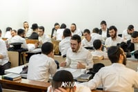 עם טביעת אצבע בכניסה לחדר אוכל: כך תלמידי חב"ד מישראל פתחו שנה בניו יורק