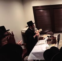האדמו"ר מסקולען לייקווד במנהג כפרות