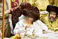 האדמו"ר מתולדות אברהם יצחק בטיש חוה"מ סכות