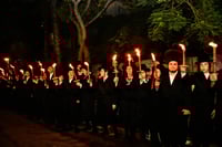 מעמד הבאגלייטען מוצאי יו"ט במחנובקא בעלזא